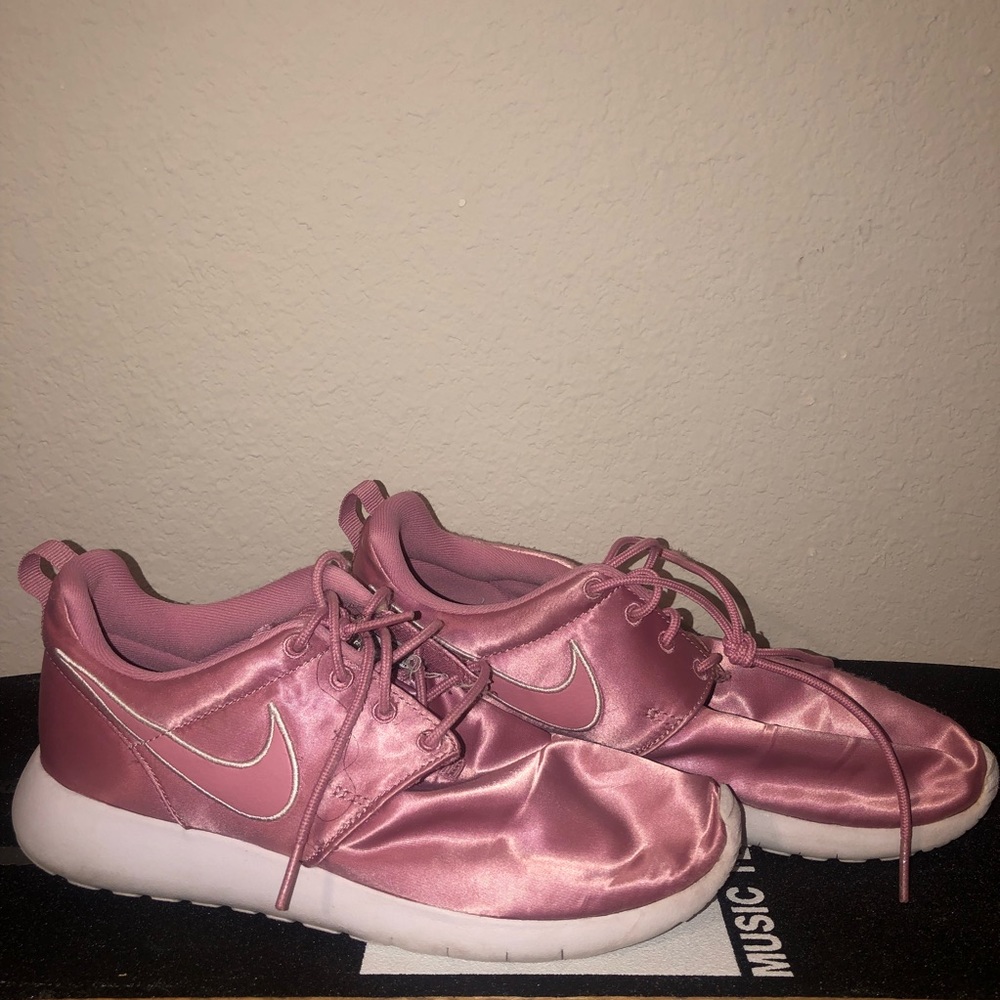 Girls Nike sneaker